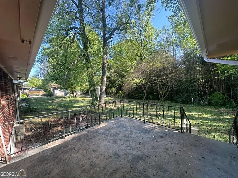 1809 Stratford Arms Dr — Photo 18