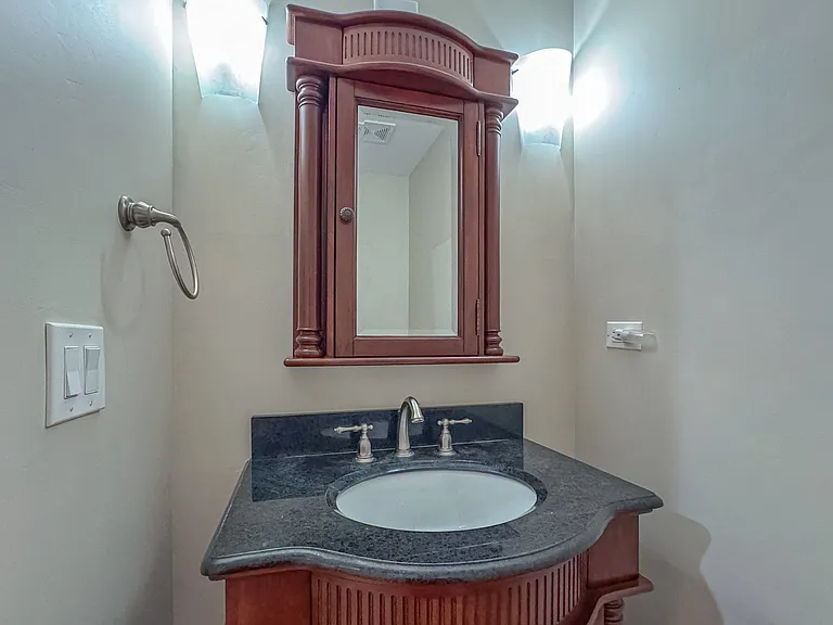 416 Swallow Ln — Photo 12