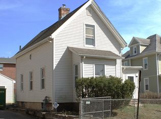 23 Foster St, Springfield, MA 01105