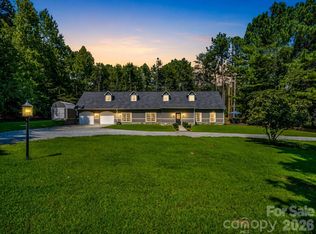 3860 Landrum Rd, Columbus, NC 28722