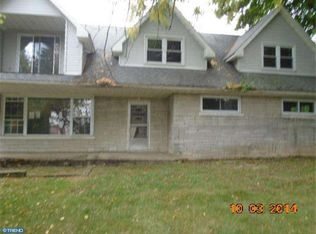 320 Walnuttown Rd, Fleetwood, PA 19522