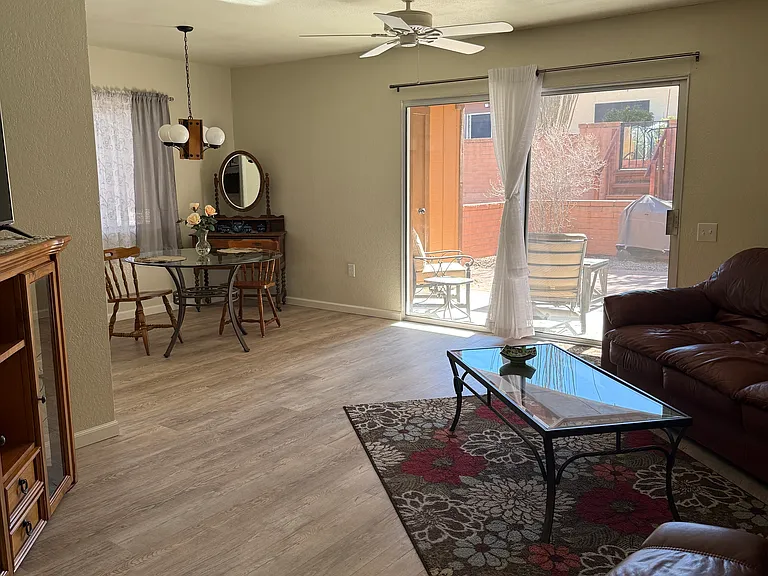 1501 W Calle Mendoza — Photo 9