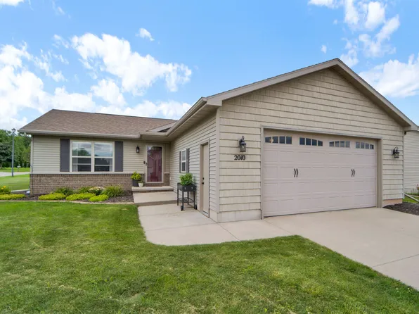 2010 Sweetbriar Ln, Menasha, WI 54952
