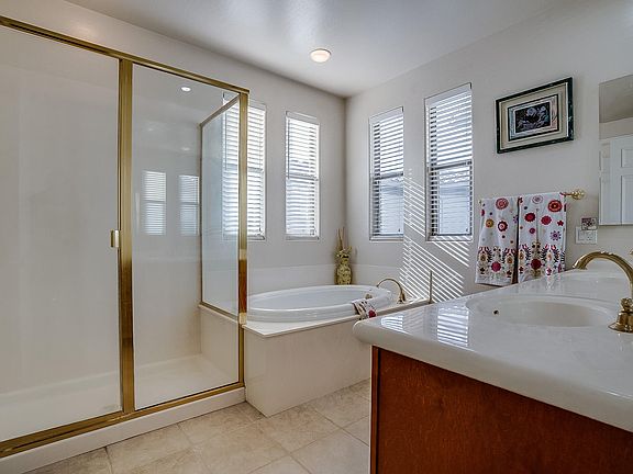 4th image of 20802 N GRAYHAWK Drive #1014