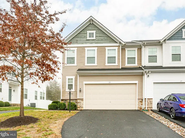 25 Wellspring Dr, Fredericksburg, VA 22405