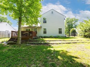 8039 Cherrybark Dr, Indianapolis, IN 46236