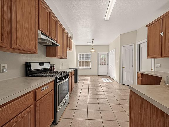 4th image of 10106 Gil Jr Ln