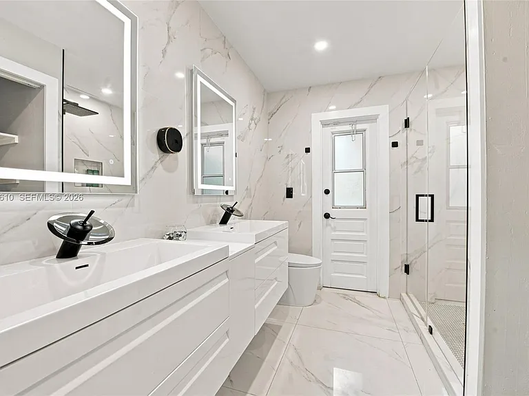 821 Ramblewood Dr — Photo 17