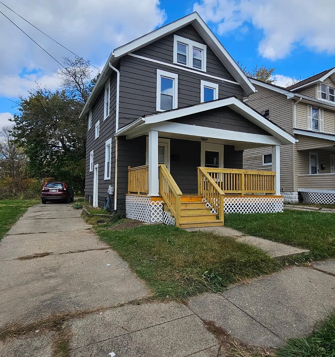 305 Cole Ave — Photo 1
