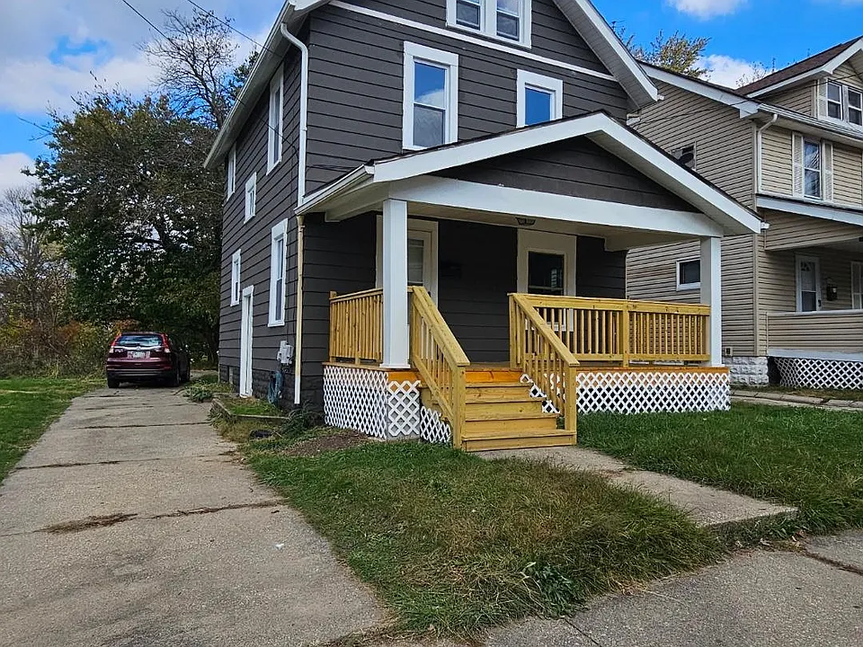 305 Cole Ave