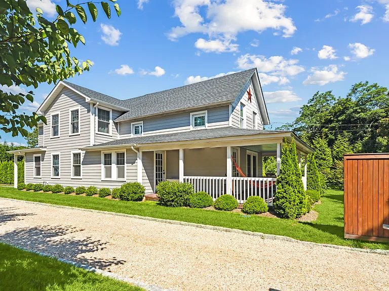 148 Montauk Hwy — Photo 2