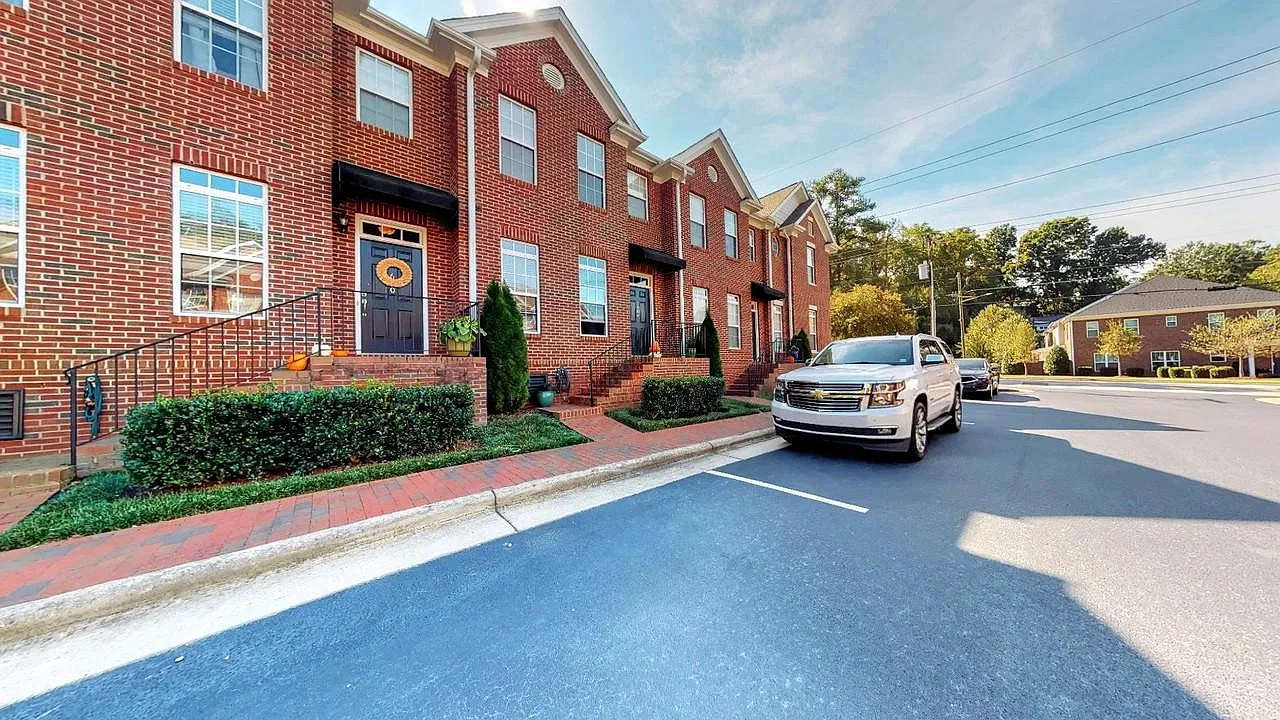 2 bed, 2.5 bath, 1409 sqft, $2,300 — Photo 4