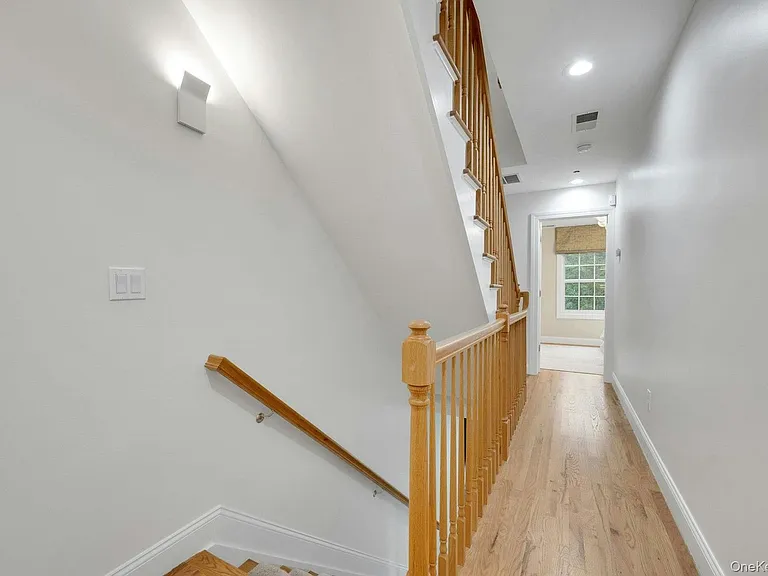 142 Brook St #B — Photo 13