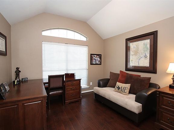 5th image of 15307 Cypressedge Ct