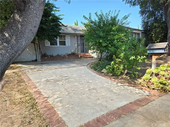 19025 Bassett St, Reseda, CA 91335