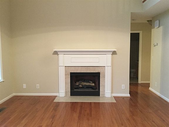 3rd image of 105 Granite Ct