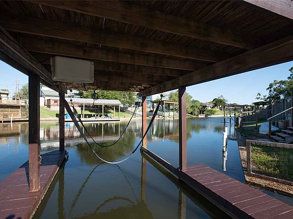 5th image of 3442 Laguna Shores Rd