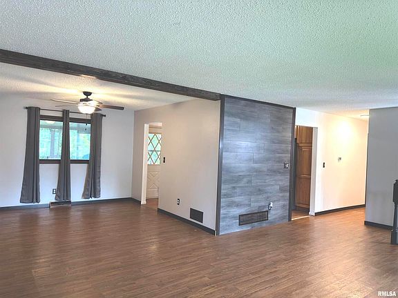 4th image of 139 Wisteria Ln