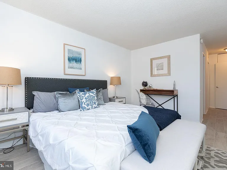 1326 Spruce St #1603 — Photo 6