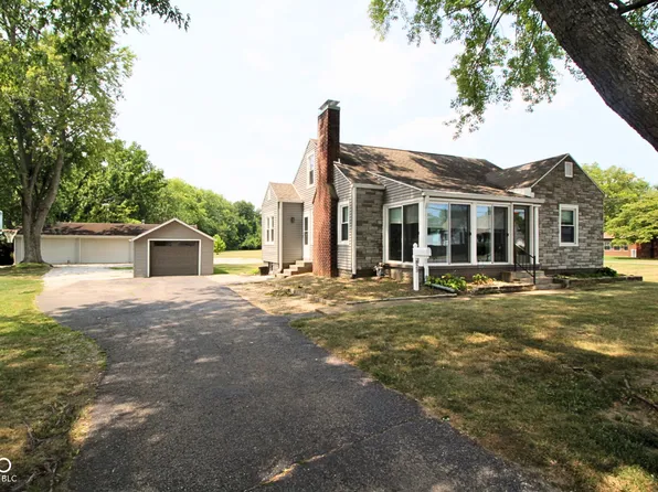 823 N Elm St, Seymour, IN 47274