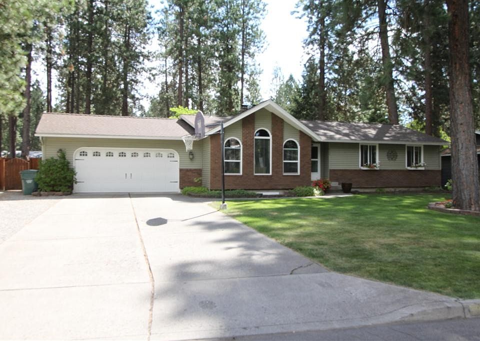1st image of 411 S Forest Glen Blvd