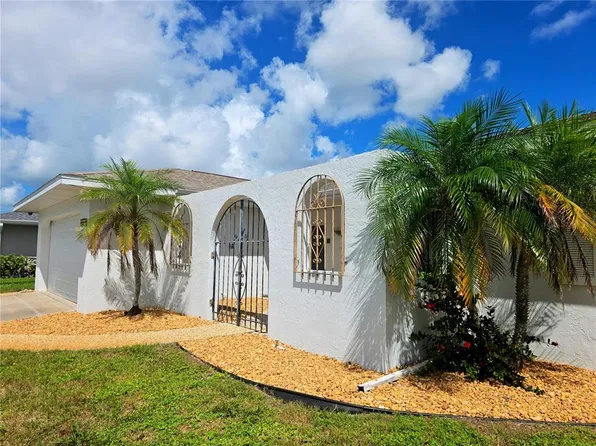 1379 Cambridge Dr, Venice, FL 34293