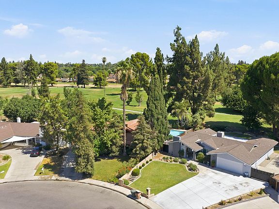 3rd image of 5904 Landfair Dr