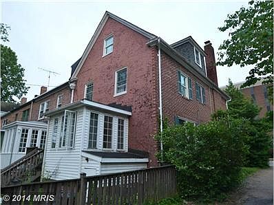 Enclosed Sunporch - Lots of Windows