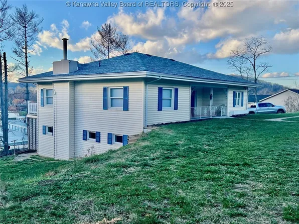 5207 Alpine Dr, Charleston, WV 25313