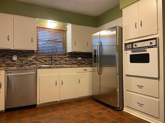 3rd image of 10514 Haddington Dr