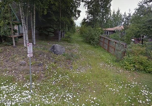 2nd image of 907 E 79th Ave