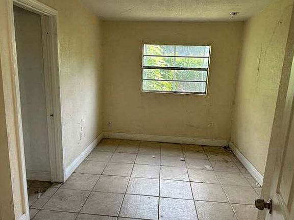 5th image of 1610 S Rio Grande Ave