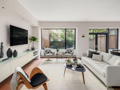 255 Hudson St #TOWNHOUSE 1, New York, NY, 10013