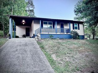 29 Beaver Dr, Hurricane, WV 25526