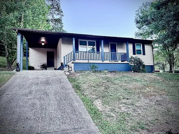 29 Beaver Dr, Hurricane, WV 25526