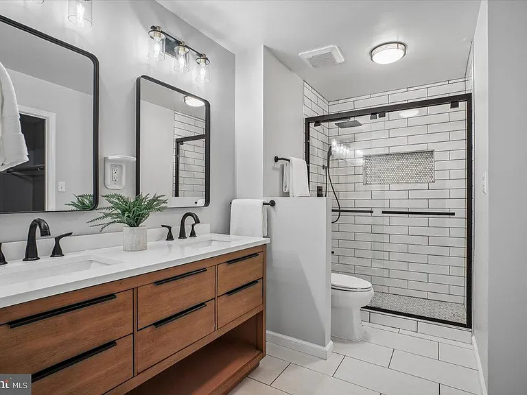 10108 Ebenshire Ct — Photo 9