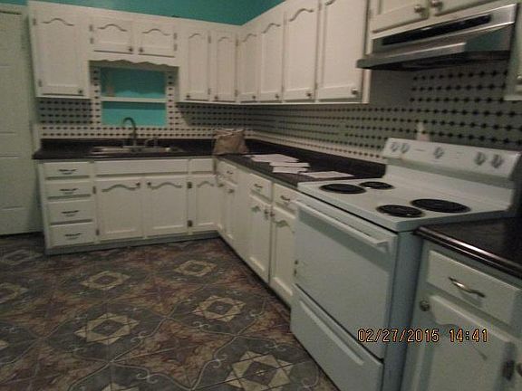 4th image of 3844 Thompson Ave
