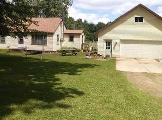 11304 E Laketon Ave, Ravenna, MI 49451