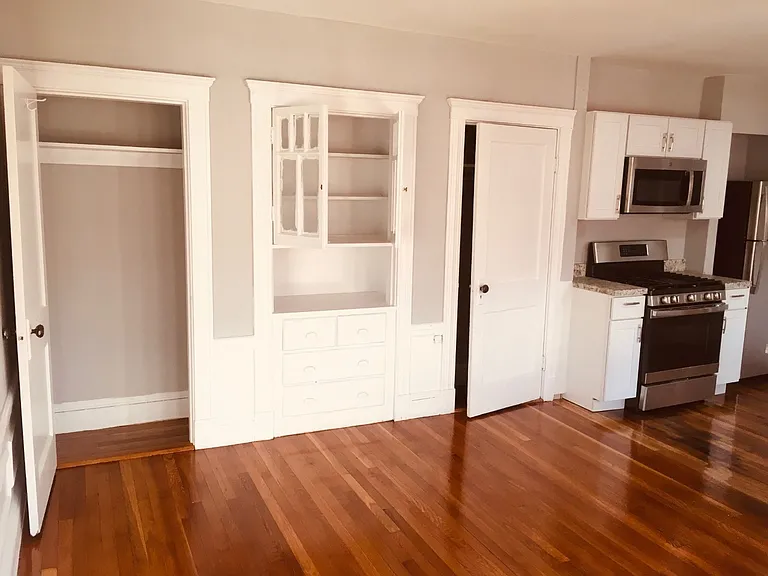 52 Boylston St #3R — Photo 3