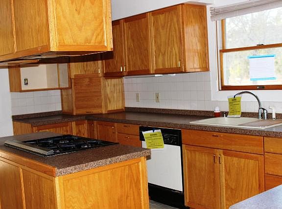 5th image of 44 Fernwood Ct E