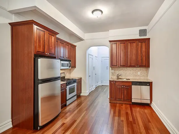 155 East 85th Street image 1 of 11