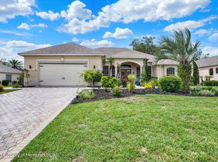 9234 Grand Cypress Dr, Weeki Wachee, FL 34613