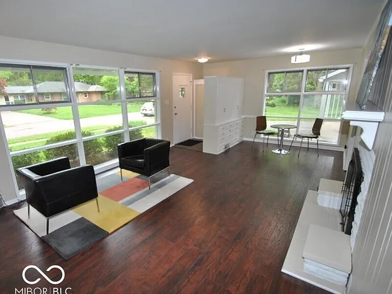 1220 Oak Ridge Dr — Photo 3