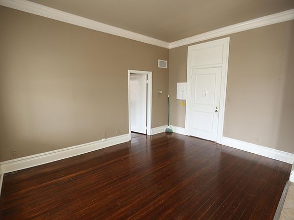 4th image of 101 S Victory St APT 205