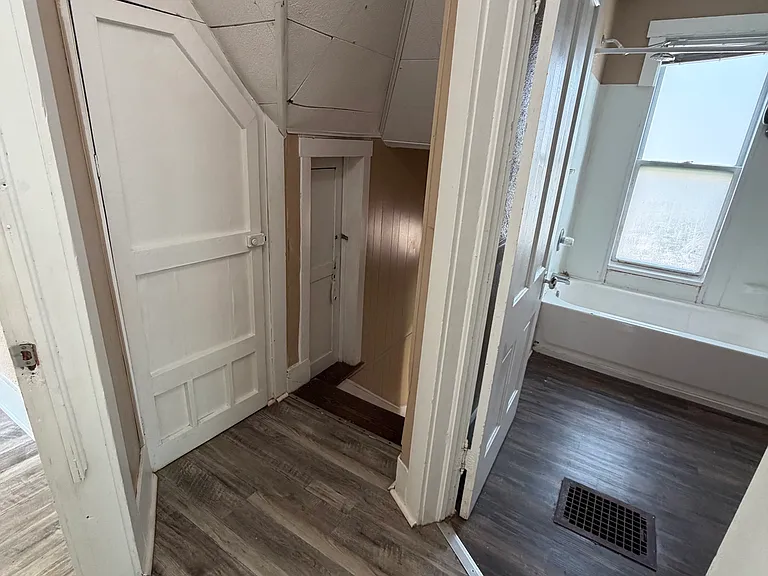 5235 Walker Ave — Photo 21
