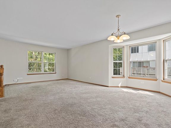 4th image of 2615 N Augusta Dr