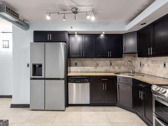 3rd image of 795 Hammond Dr APT 1013