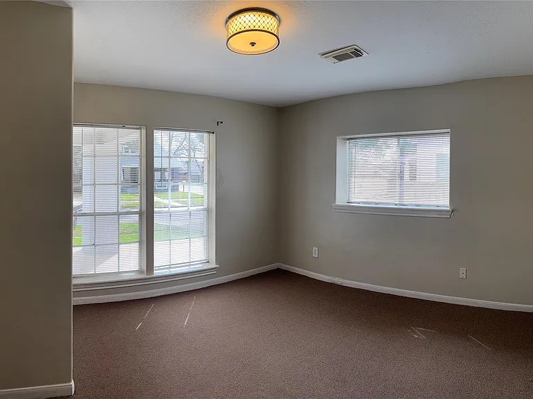 2340 Cumberland St — Photo 16