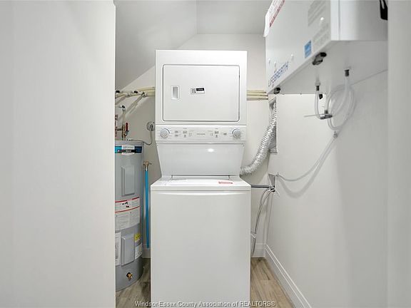 4th image of 515 Caron Ave #2
