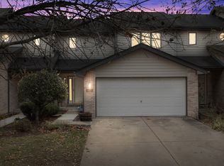 9409 Debbie Ln #9409, Orland Park, IL 60467